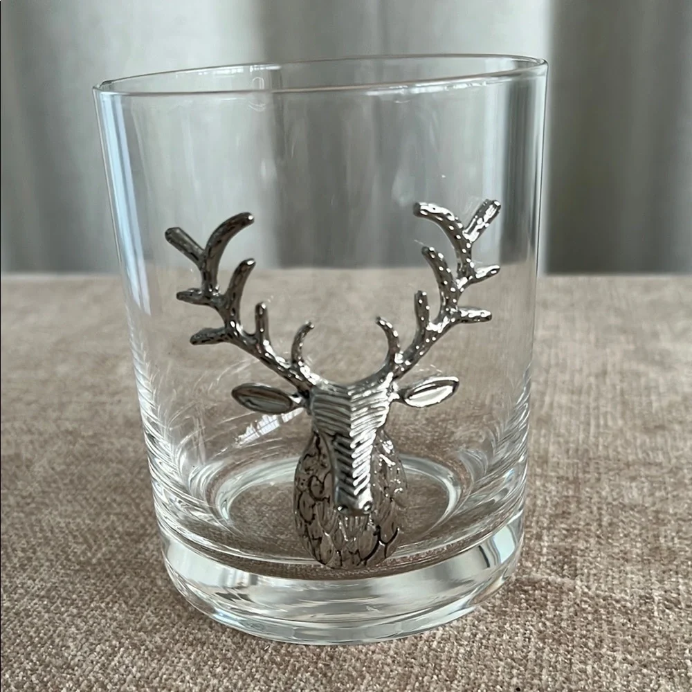 SILVER DEER ON CLEAR GLASS 4”H
